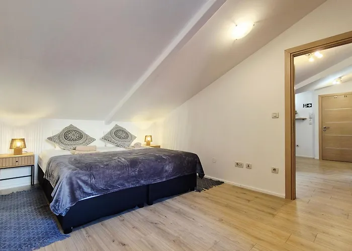 Apartament Bb-pomerio 1&2 *
